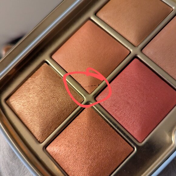 Hourglass Ambient Lighting Edit Unlocked Palette in Lotus Flower - Picture 4 of 4